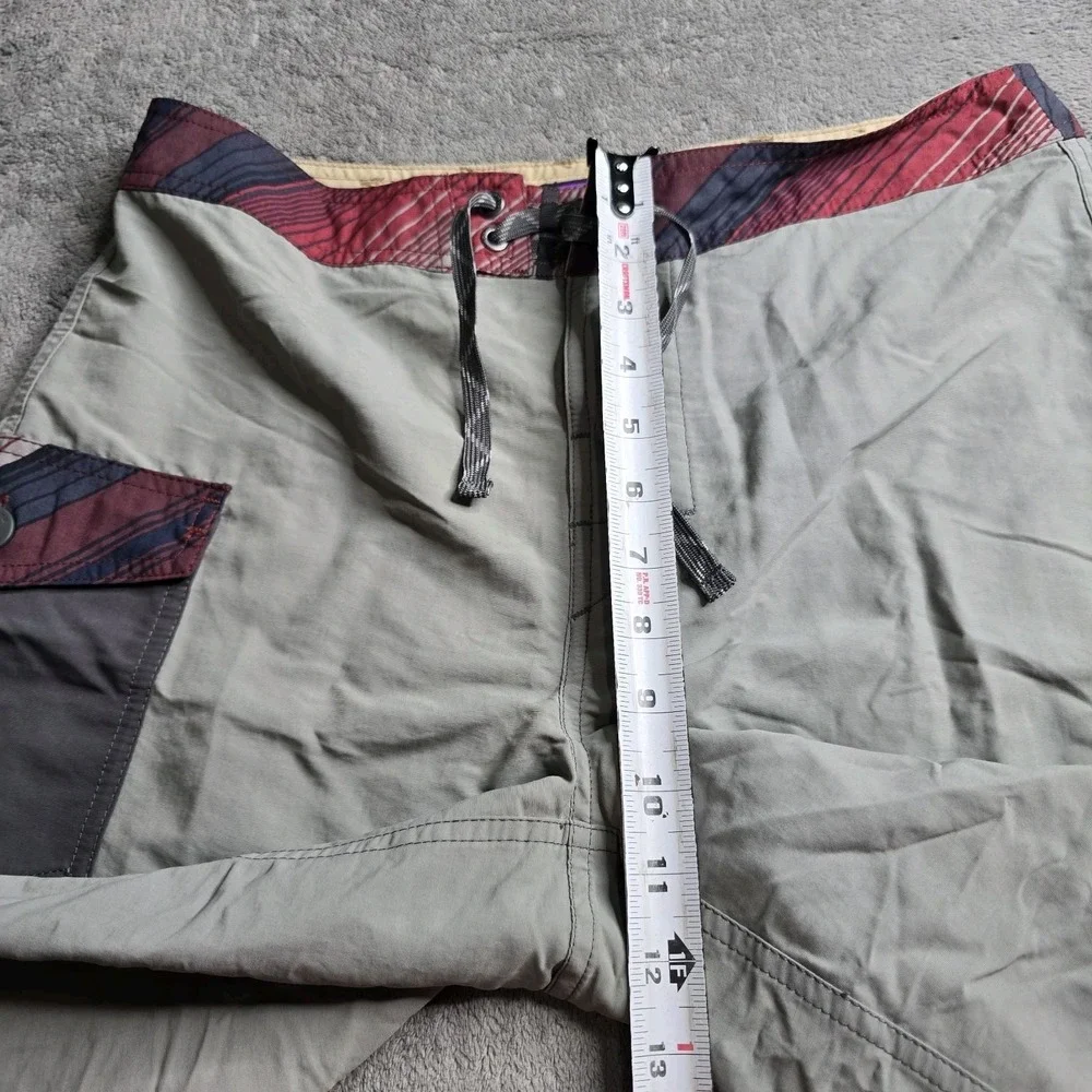 Patagonia Shorts M's Patch Pocket Wavefarer Boardshorts Mens 32 Gray 9.5